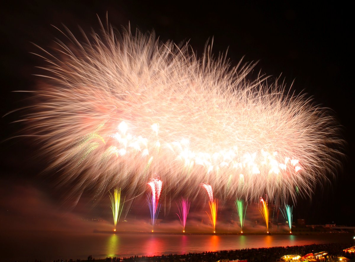 筑後川花火大会 公式 第357回筑後川花火大会開催について 日 時 8月5日 金 19 40 アクセス 京町会場まではjr久留米駅より徒歩10分 篠山会場までは西鉄久留米より臨時シャトルバス降車徒歩5分 筑後川花火大会 公式 第357回筑後川花火大会開催について 日 時 8月5日 金 19 40 アクセス 京町会場まではjr久留米駅より徒歩10分 篠山会場までは西鉄久留米より臨時シャトルバス降車徒歩5分
