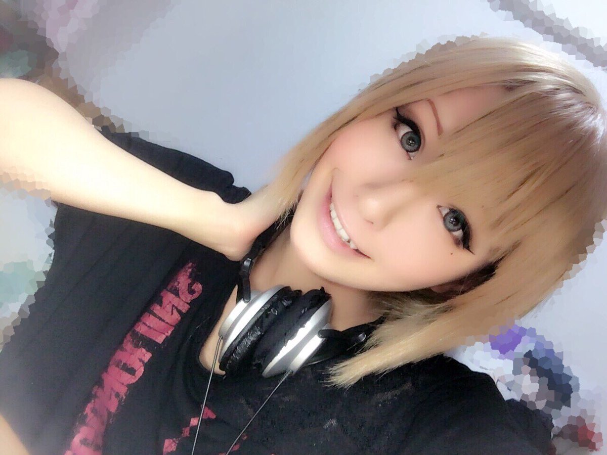 beniiro_botan's tweet photo. 【宅コス】デレマス/多田李衣菜
「私、ロックなアイドル目指してます!!」
李衣菜ちゃーん❤️をやったはずなんだけど軽音サークルにいそうなロックかぶれの女になってしまったぜ!…これもロック!!(ロックじゃない)
#benicos https://t.co/HzjkAjfLom