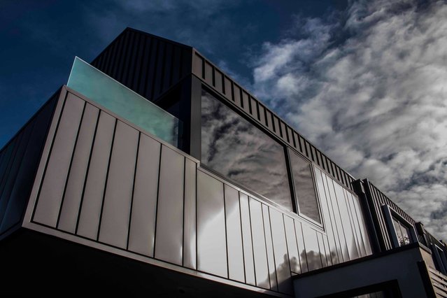 30Sthing's tweet photo. Two cladding profiles combine in 1 great design #metalcladdingsystems https://t.co/D3p7H6r75K #IworkforBlueScope https://t.co/o7sTr0o4nP