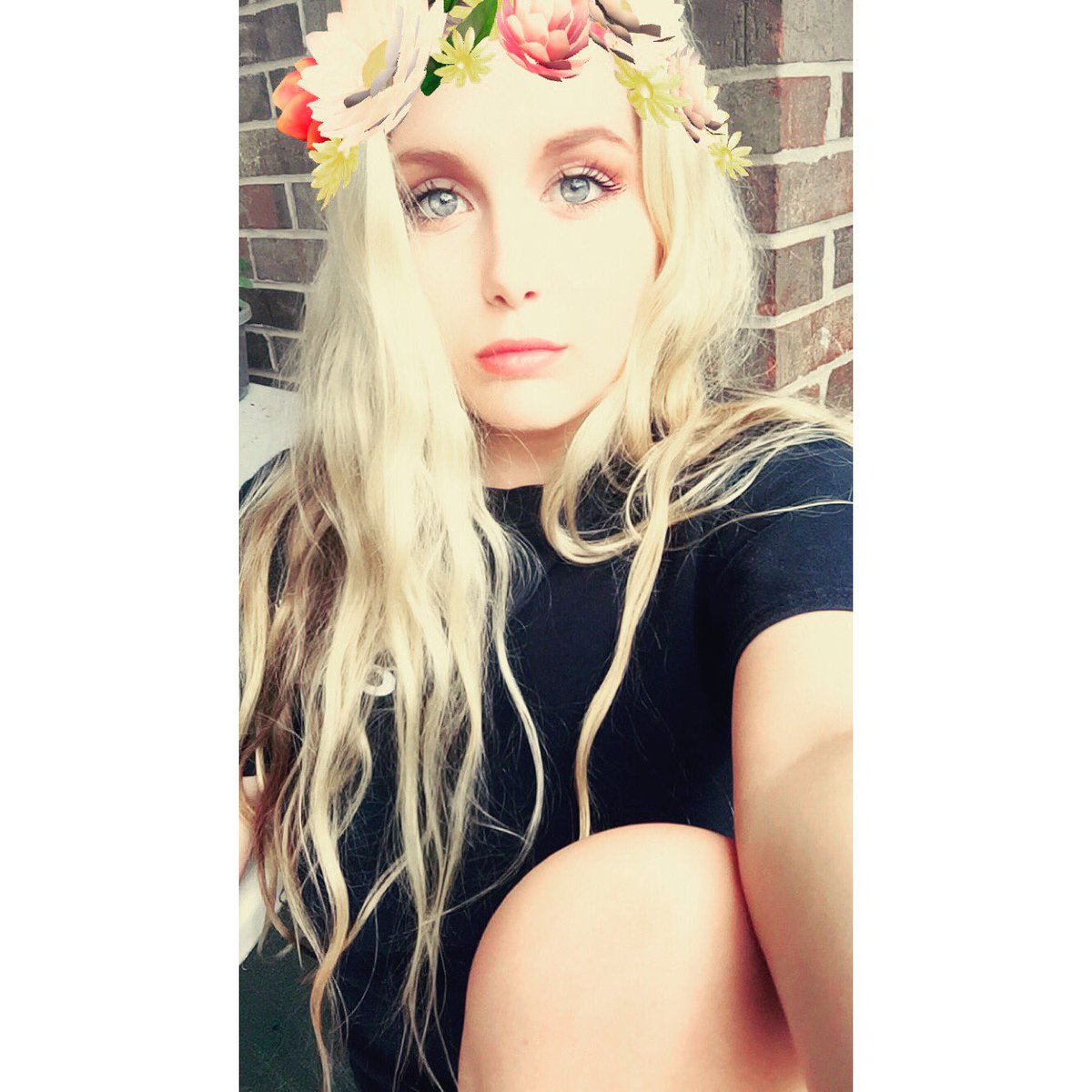 Parisboo369's tweet photo. You guys should hit me up , my snapchat is parisboo369. https://t.co/453IP2nwnA