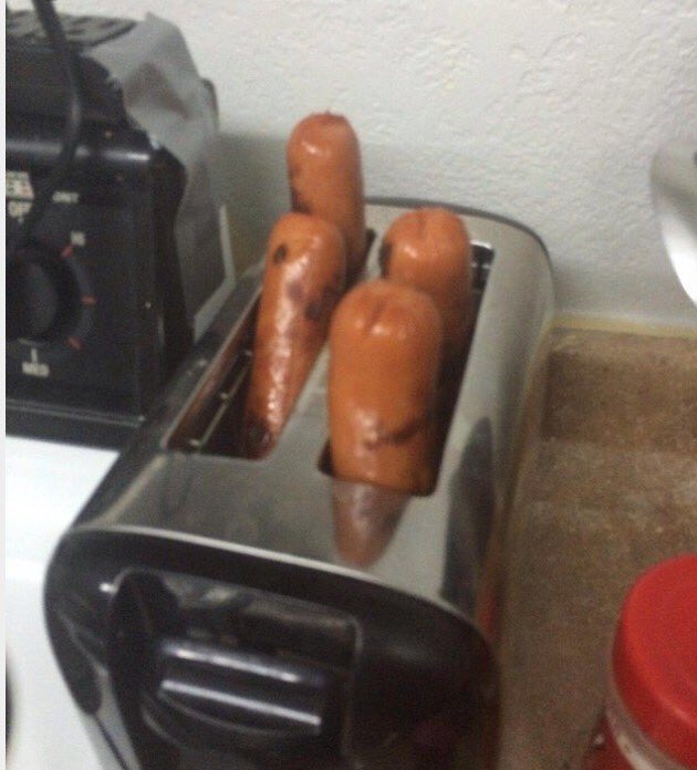 JustToasters's tweet photo. Guys: I only hang with toasters cuz they chill af                                  Girls: https://t.co/B4WckJuyWF