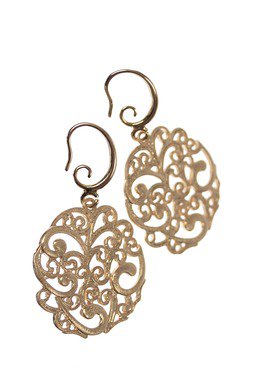 Sale on HOT TOMATO jewellery, all scarves and new bags, a MASSIVE 25% off #Colne #sale Call by don't be shy!!!!!! xx