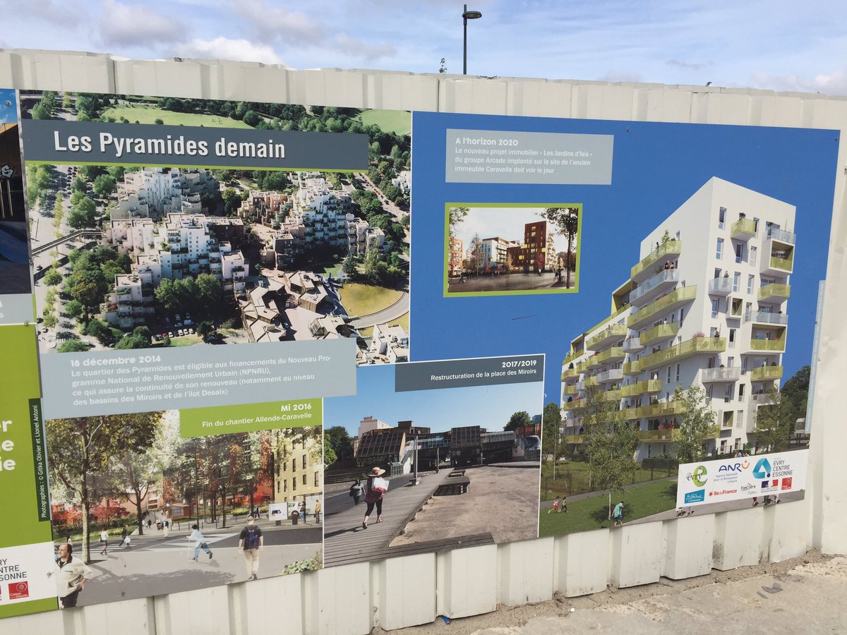 fchouat's tweet photo. Je présente le quartier des Pyramides à @HeleneGeoffroy. La rénovation urbaine se poursuit avec les habitants. https://t.co/WWzTu89Whk