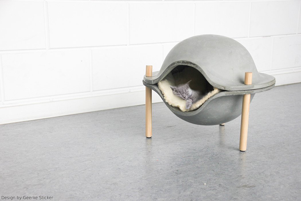 Cosy and Indestructible Concrete Pet Bedhttp://www.design42day.com/industrial/concrete-pet-bed-geerke-sticker/