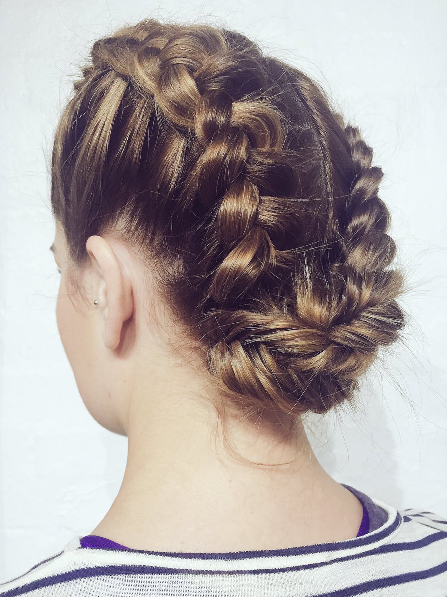 ohhellohair's tweet photo. Hair play today at @_edwardsandco Melbourne! How pretty are these braids. 😍🙌🏼
#braidcrush #edwardsandco #braidgoals https://t.co/zO7Zkx99LF