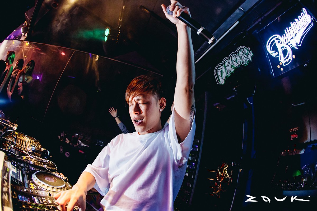 zouksingapore's tweet photo. Party it up for another epic 100% #BulletproofPhuture with Ghettothis Fri, 8 Jul!
#ZoukSingapore #ZoukAtJiakKim https://t.co/3nQbkualL1