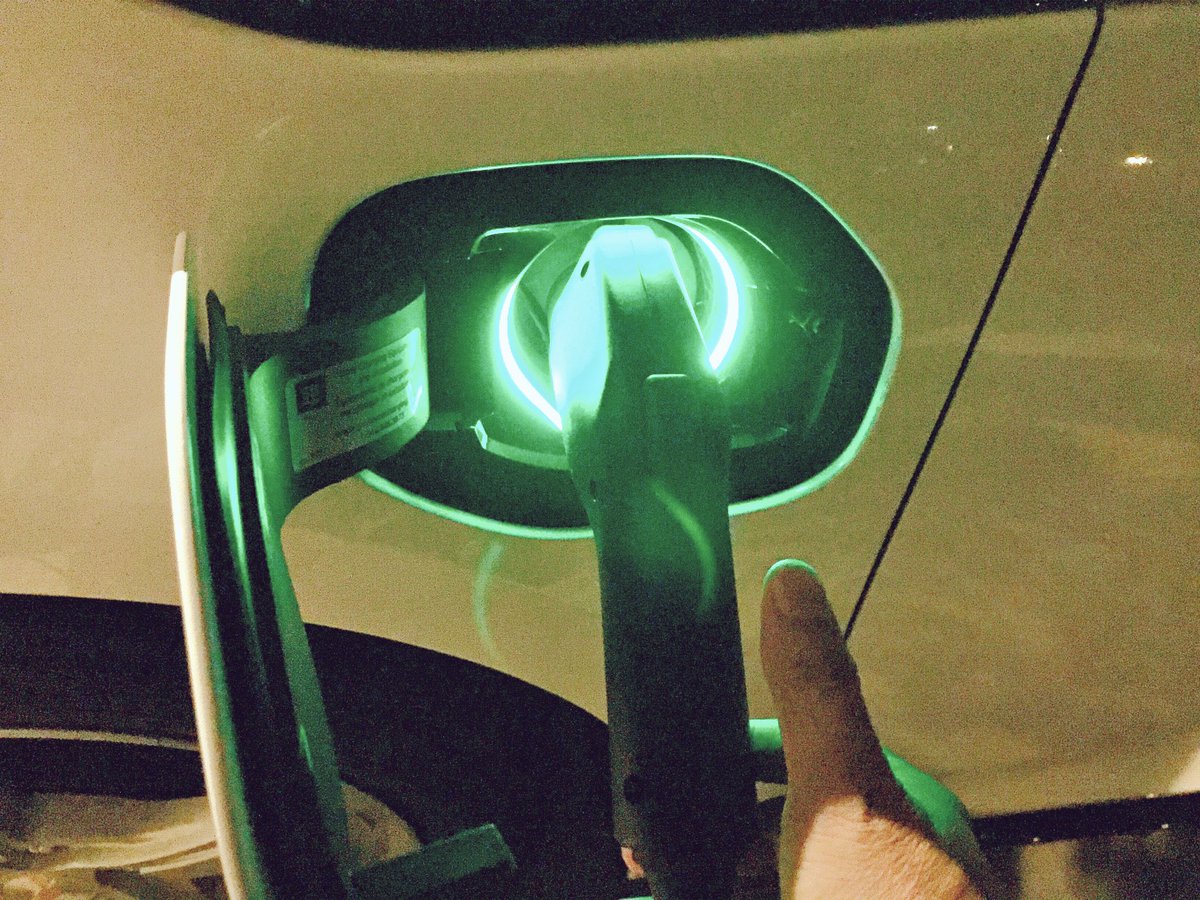 gbatuyong's tweet image. 😂 Doh! Forgot to plug my car in. #EVproblems