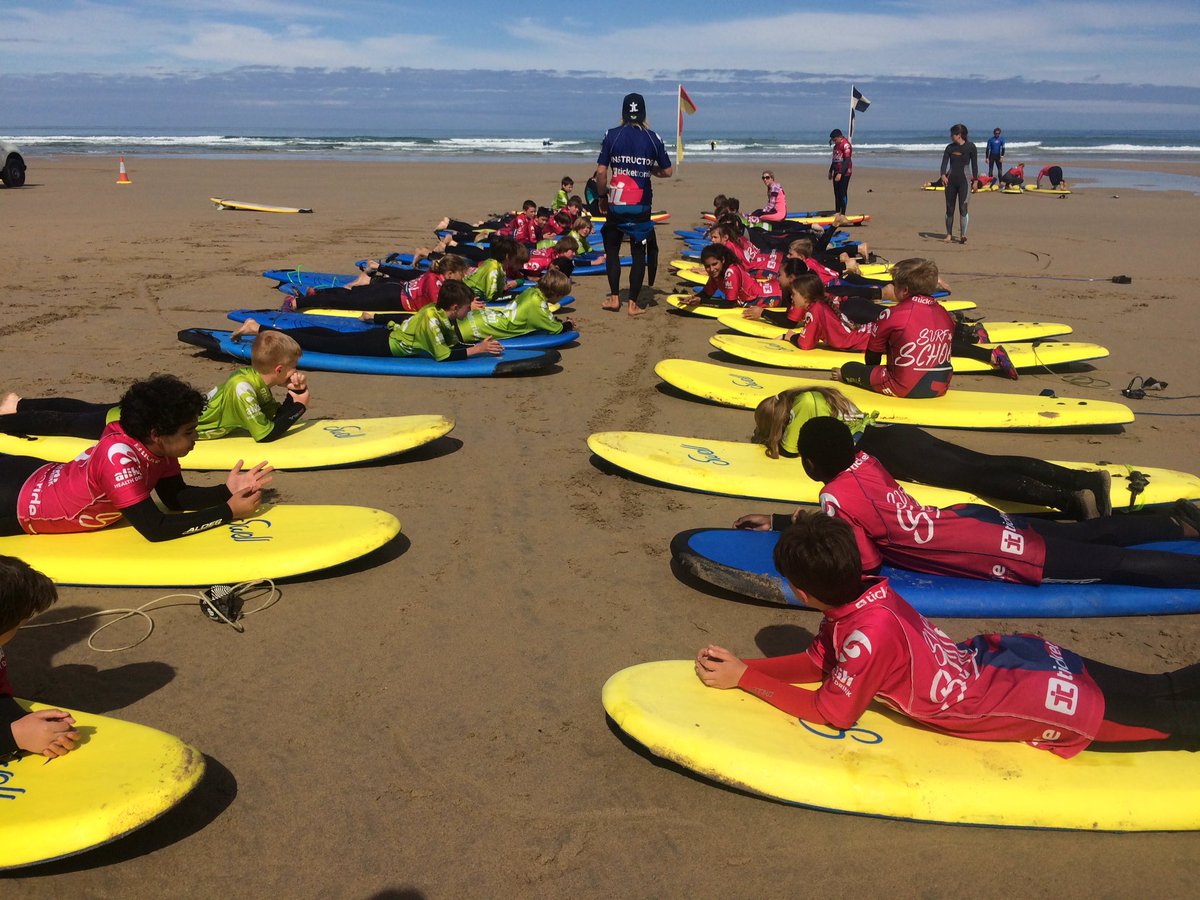 MissColesTeach's tweet photo. @PortlandPlaceHd PLEASE can we move out school here?! #ppssurf https://t.co/c8jwXM1k22