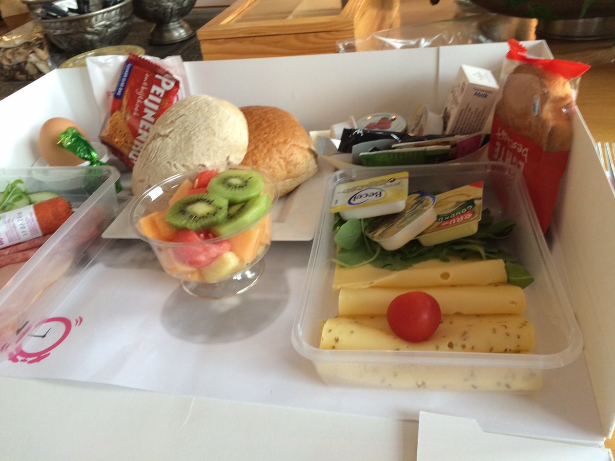 Gisteren #mitel ontbijtje <a href="/Loohuistweet/">Loohuis C&B</a> - mooi begin van de dag #plannenmaken. Muesli vanmorgen dan toch wat mager