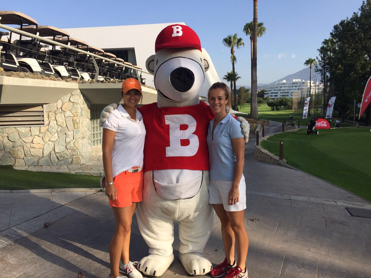 Empiezo el día en la mejor compañía! <a href="/Rosanchezlobato/">Rocio Sanchez Lobato</a> y <a href="/Pati89_lm/">Patricia Lobato</a> en Guadalmina Golf! Venir a vernos y disfrutar!