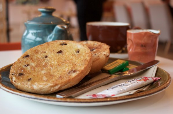 HHCannonSt's tweet photo. Mornings were made for our Toasted Teacakes with a pot of tea.  Served with butter and jam. Sorted. https://t.co/AUKZnNdAQv