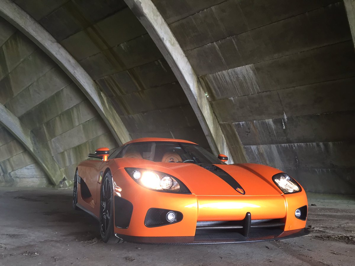 koenigsegg's tweet photo. Do you have a favorite Koenigsegg color?  The writers bias may be evident in this tweet :-) https://t.co/n1zIdFw8tL