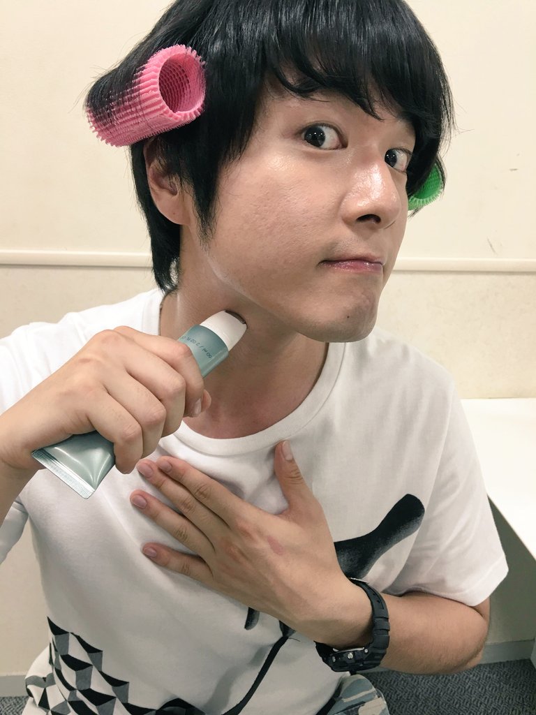 藤原倫己 On Twitter 首のシワを伸ばしたい そんな時は Iope アイオペ の プラントステムセルリフティングネッククリーム ローラーがついていて コロコロするだけだから簡単 本体を押すと中からクリームが出てくるんです 韓国コスメ