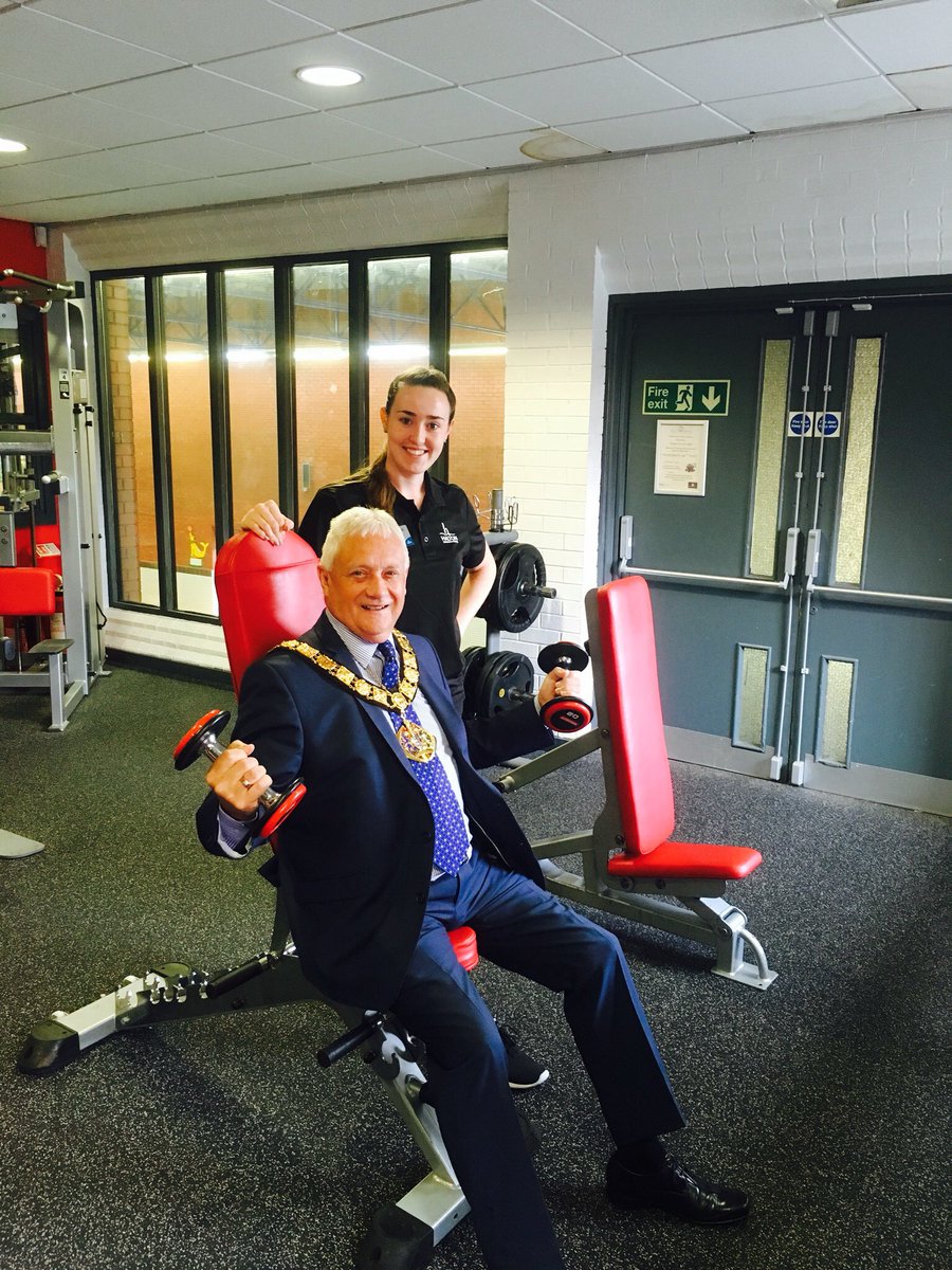 brookvalerec's tweet photo. Have you done your workout this morning? The Mayor has💪🏻 @runcornworld @HaltonBC #workout #mayorvisit #officallyopen https://t.co/8yL00ufPU5