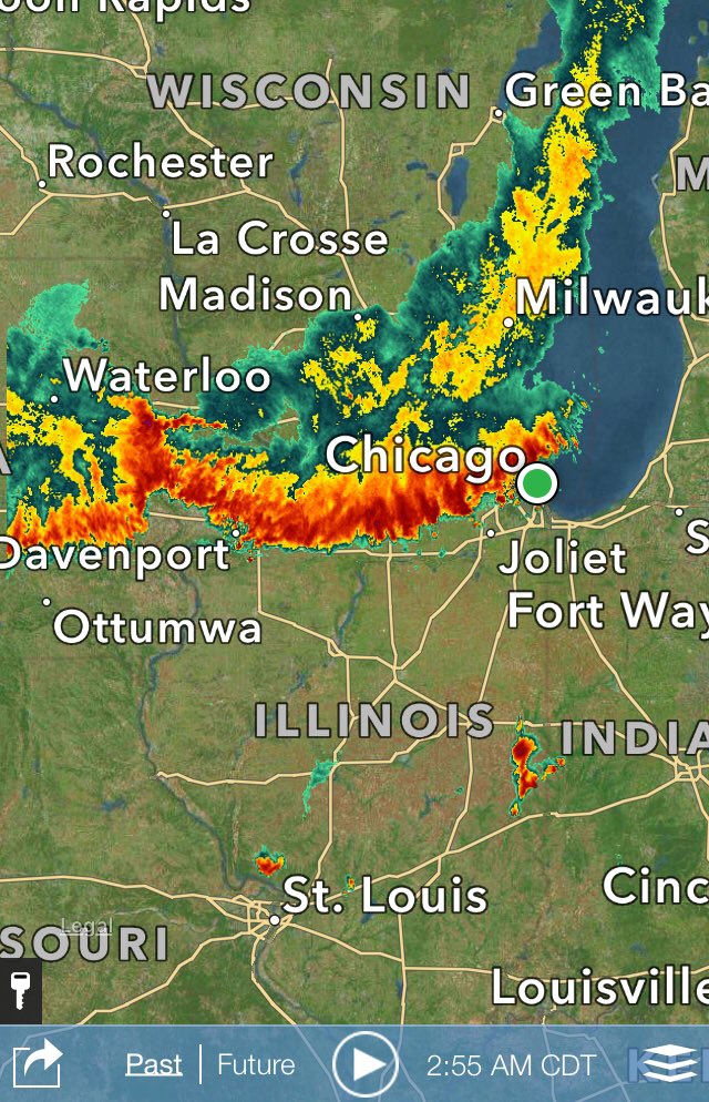 TammieSouza's tweet image. Large #bowecho line #severestorms crossing #Chicago 3AM poss 60mph+ #StraightlineWinds @fox32news @GoodDayChicago