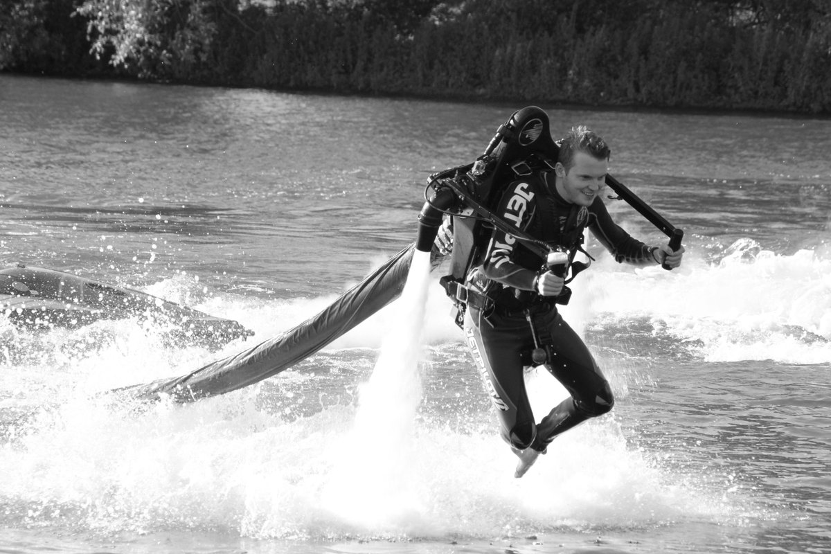 UKJetLevFlyer's tweet photo. Huge thanks @Steve_Ramsden for a fantastic #jetlev video shoot this weekend at #Rideleisure #promovideo #filmmaker https://t.co/HZgCPcCHB4