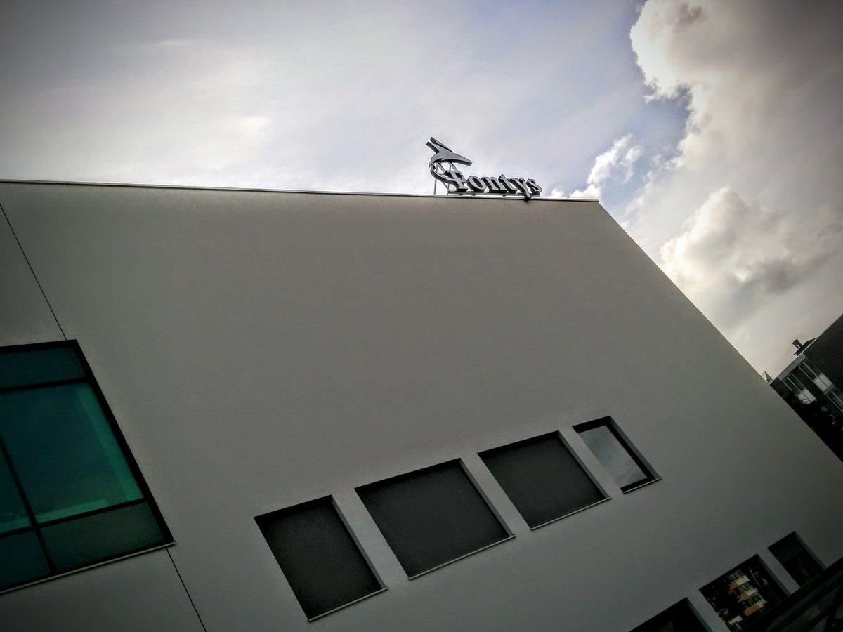 evenck's tweet image. Sparren met @Fontys over hoe we samen #purple16 communicatief tot grote hoogtes kunnen brengen #intro040 #student