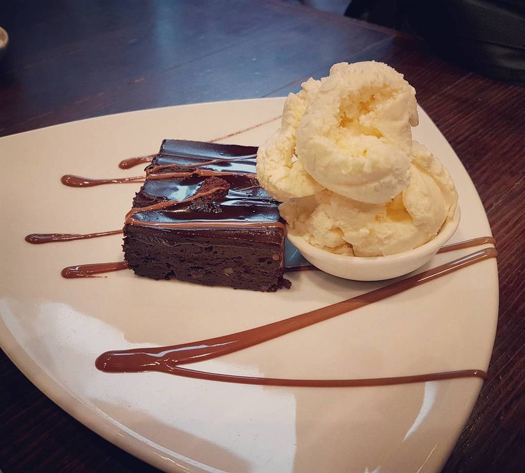 shaizan's tweet photo. #eid #breakfast #dessertscape #foodporn #foodgasm #melbournefood #instafood https://t.co/O9kCbbZpe0 https://t.co/OKurbdvT76