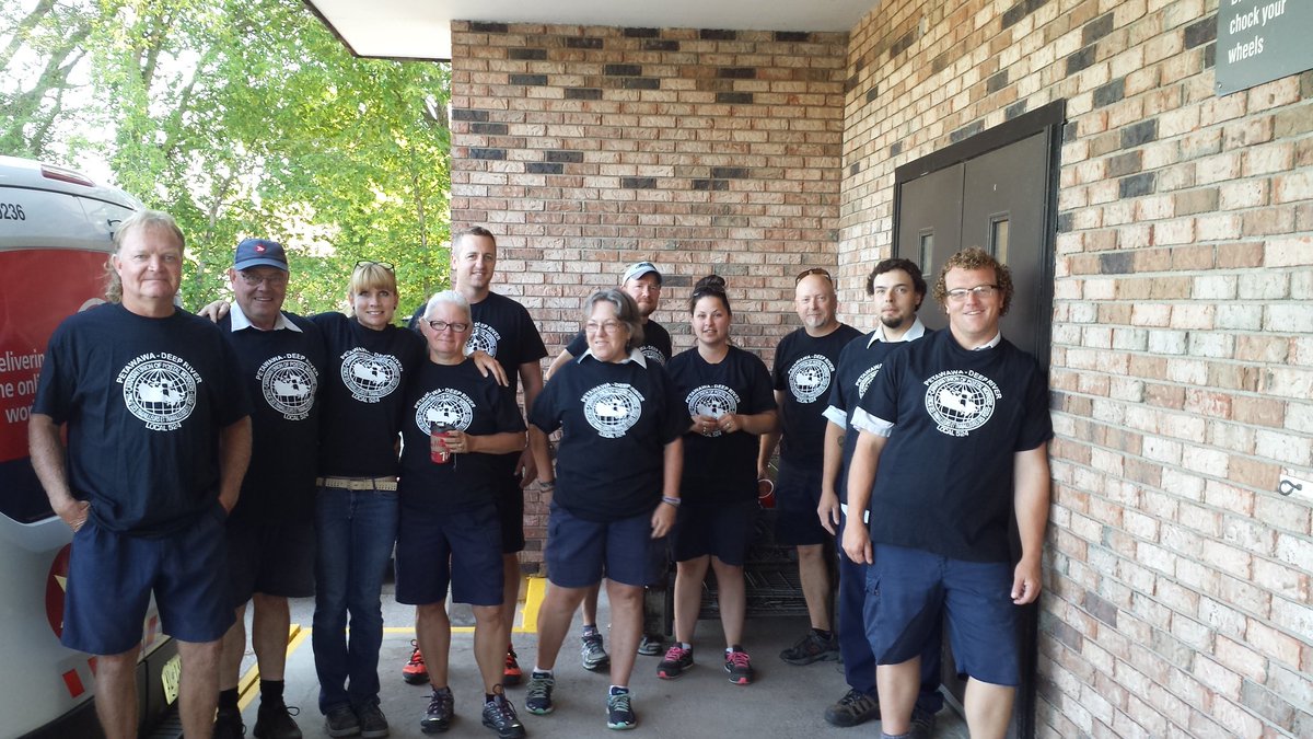 LinziFancy's tweet image. Petawawa Posties #CUPW #solidarity