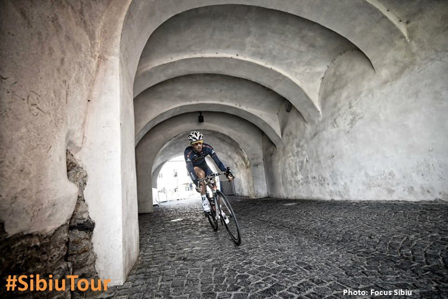 SibiuTourEN's tweet photo. Twisty turns and wobbly weather - a preview of the #SibiuTour prologue: https://t.co/vrYu75igSf #ChasingYellow https://t.co/EsRQPzJU6U