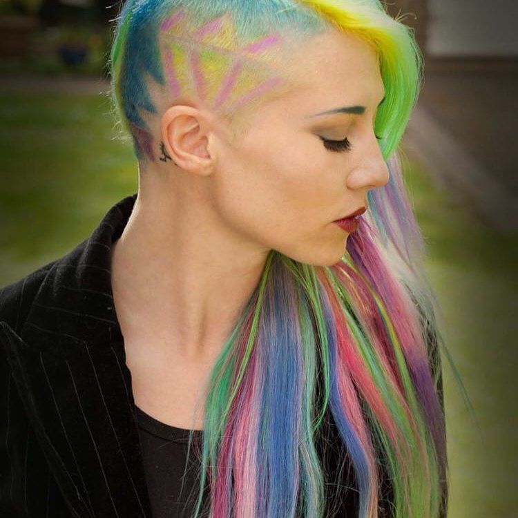 ESHKhair's tweet photo. Did anyone say rainbow?
Hair by Lauren.
#eshk #rainbowhair #haircolour #crazycolour #hairstyle #londonhair #eshkh… https://t.co/xgnrO5MJAj