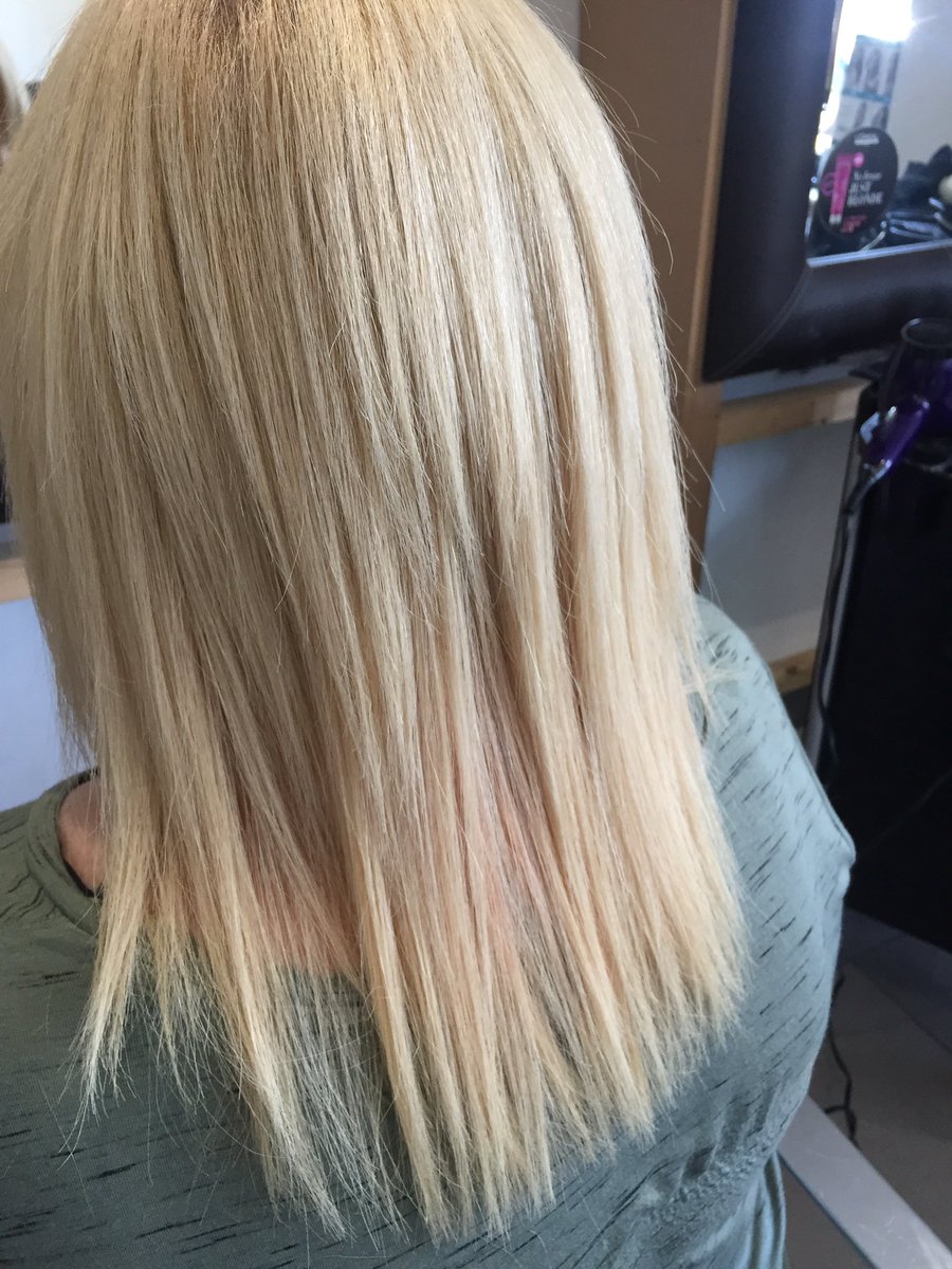 Beautiful result- before and after using our 'Lisse' Brazilian Blow dry treatment💖 (lasts approx 3 months £55)