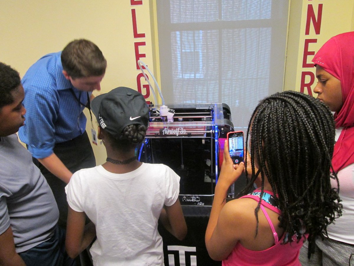 TWLearnCenter's tweet photo. Students were so excited seeing the DC Center's 3D printer in action that one even whipped out her phone to record: https://t.co/Kyc2u3Moru