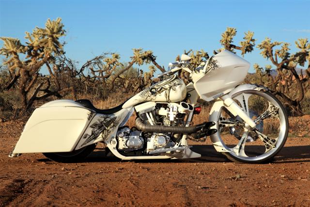J88FR's tweet photo. #goodmorning bro's &amp; sist's 😎 ✌ 🍻 
#custom #bagger #roadglide https://t.co/tPIbvyKZF5