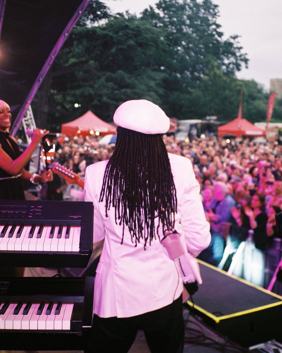 ColdTonic's tweet image. Big Nile tearing it down as per! @nilerodgers 

Hit -&amp;gt; coldtonic.com for more photos.