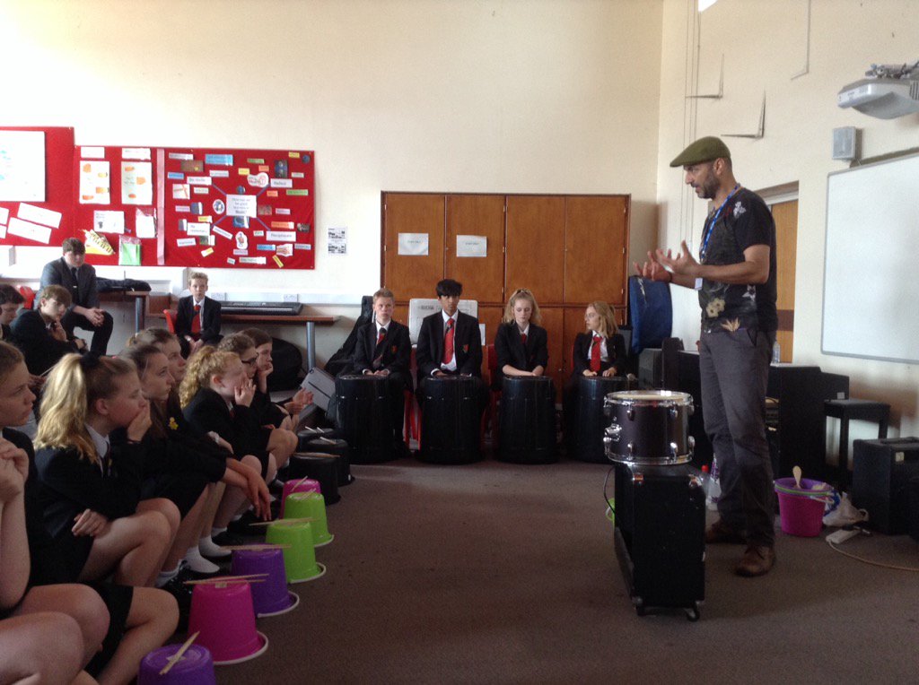 SandringhamMFL's tweet photo. An excellent presentation on rhythm and sound. Students really engaged! https://t.co/y2EMJFVWlV