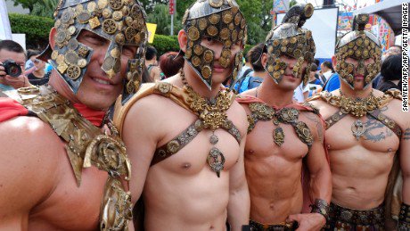 ThipTrueheart's tweet image. ชาวสีรุ้งไต้หวันสุดยินดี.!🎉🎉
หลังไต้หวันให้คนรักร่วมเพศแต่งงานกันได้เป็นที่​แรกในเอเชีย
cr ➡ edition.cnn.com/2016/07/03/asi…