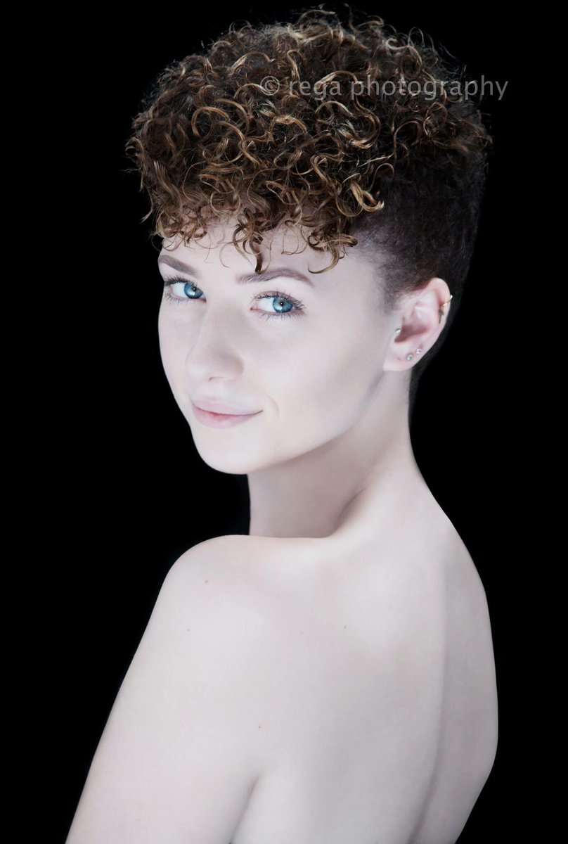 RegaPhotography's tweet photo. Making your day a bit brighter with @SophieSkinner_ https://t.co/OAY1TM4h9u