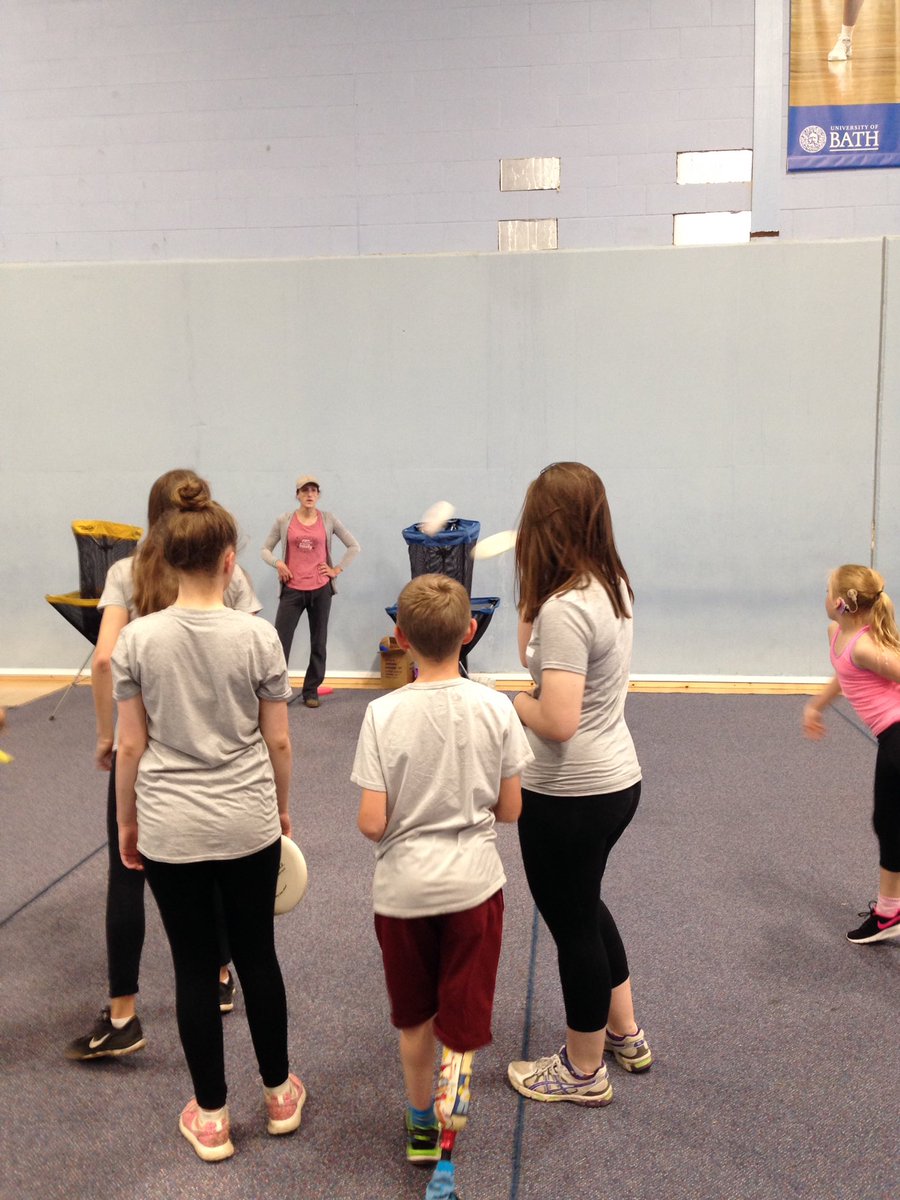 RoyalHighBath's tweet photo. Loads of activities @YouthSportTrust P2P! RHS girls lead &amp; play disc golf, yoga, fencing, team building #funtimes https://t.co/ceyWnE25XN