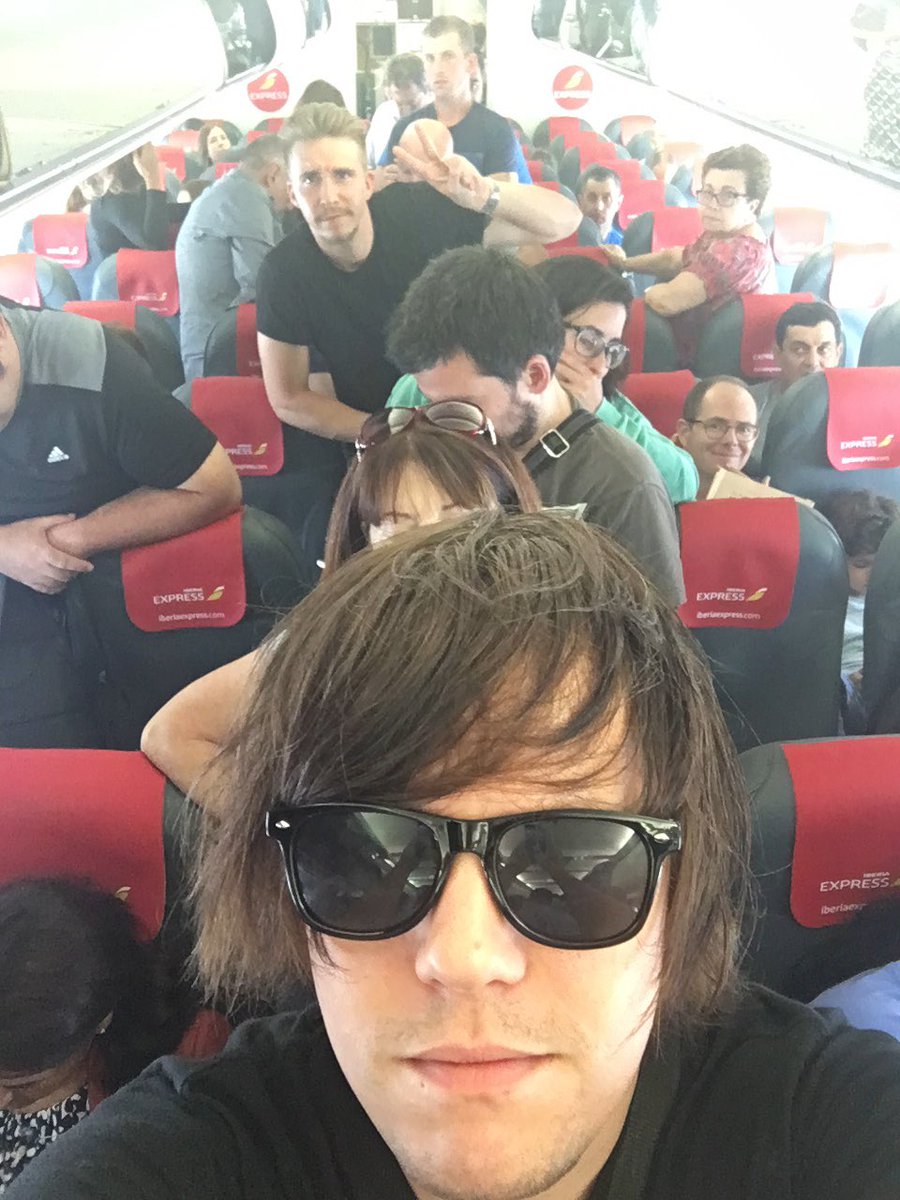 ElectricCallboy's tweet image. Hola España! #eskimocallboy #ecespana #econtour