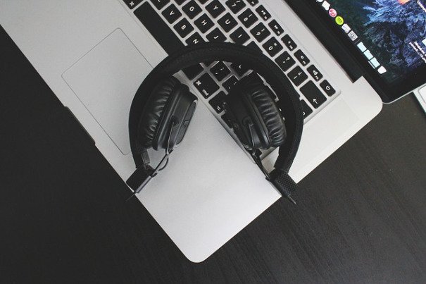 SoundBirthApp's tweet photo. La #servicisation de la #musique à l'ère du digital ! v/ @AtooMedia_corp https://t.co/8es6wfPoVN https://t.co/ksZYY6CLok