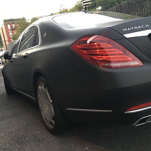 TshwareloSenoko's tweet photo. @MercedesBenz_SA I choose #Luxury I go with the #Mercedes #S600Maybach https://t.co/3hNrSTtVc0