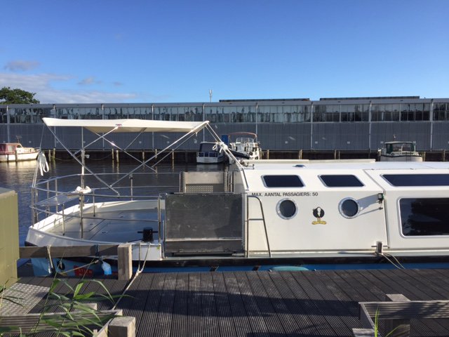 ZeilmakerijGrou's tweet photo. Een #Bimini gemonteerd voor op de #msMarkol #Grou.Zo kunnen de gasten mooi in de schaduw zitten https://t.co/hNCR05zFVP