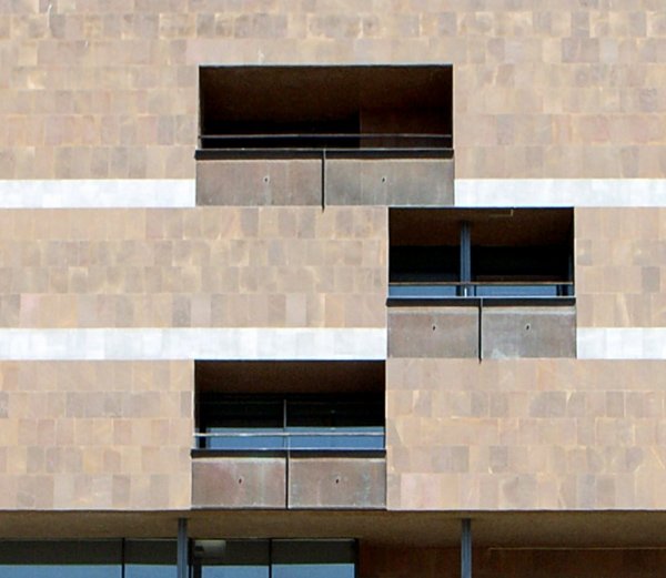 se están ultimando las obras en la fachada del Gobierno Civil #Tarragona...¿alguien nota algo, a parte del color?