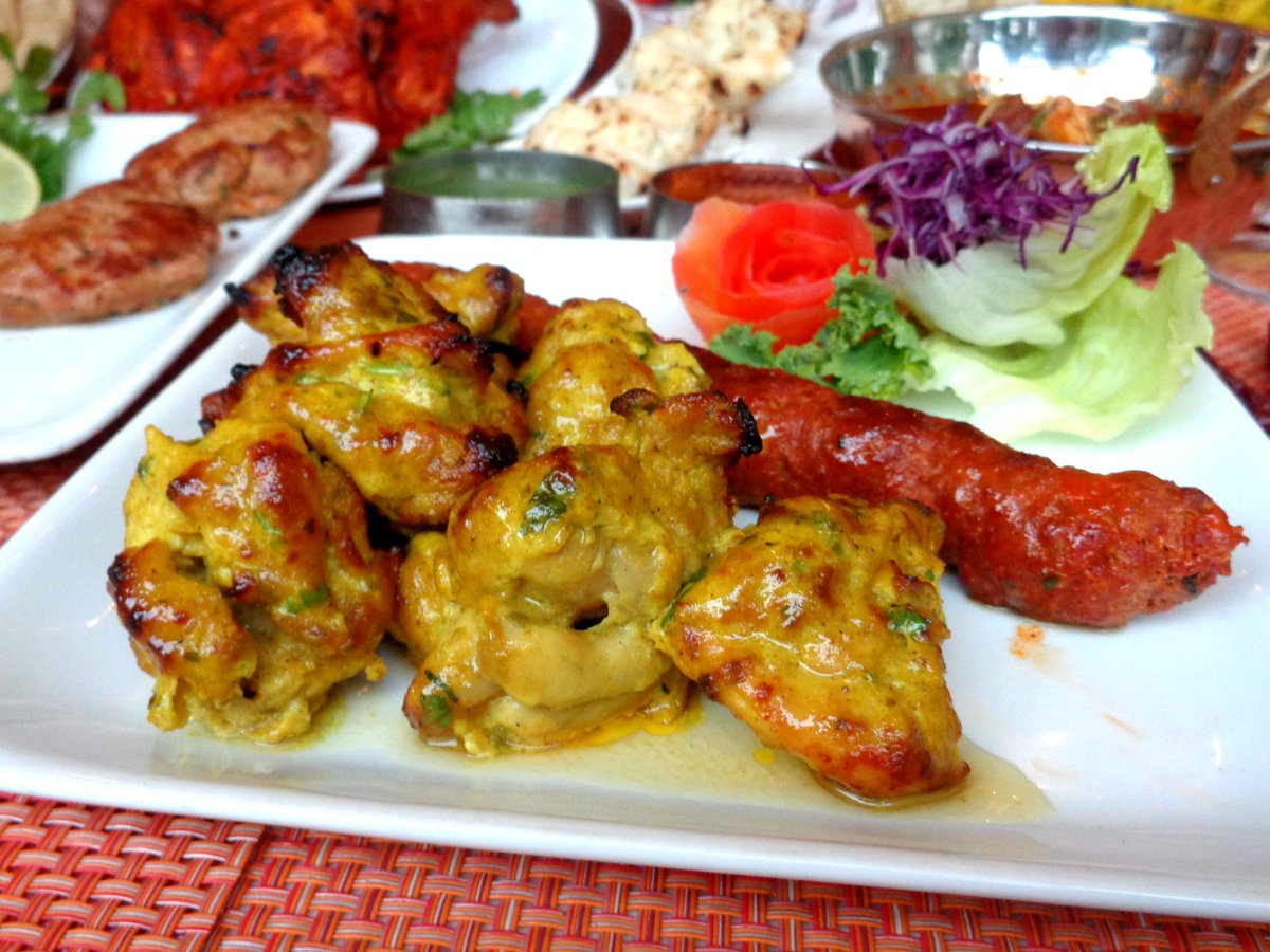 HolidayInnMum's tweet photo. Enjoy our #Eid Special #Dinner #buffet from 7-10 July.
Call 9004617824.
#mumbai #food #foodie #himia #holidayinn https://t.co/5EknoWppU3
