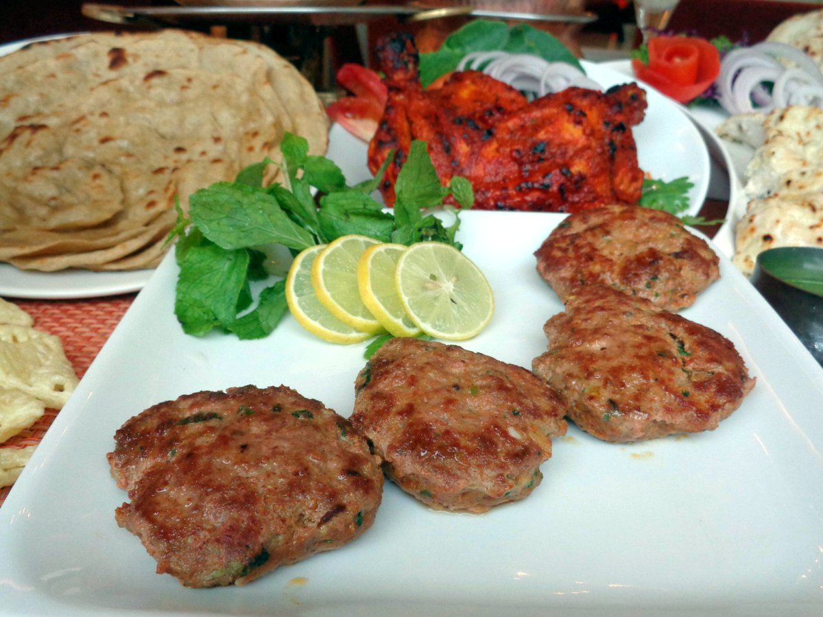 HolidayInnMum's tweet photo. Enjoy our #Eid Special #Dinner #buffet from 7-10 July.
Call 9004617824.
#mumbai #food #foodie #himia #holidayinn https://t.co/5EknoWppU3