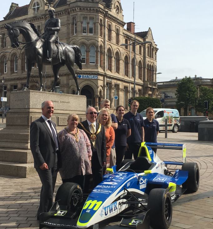 wlv_uniNews's tweet photo. Lovely to see @WolvesMayor visiting @UWRacing team in Queens Square this morning. We're there til 4! #enjoywolves https://t.co/Cyw7tXAdeh