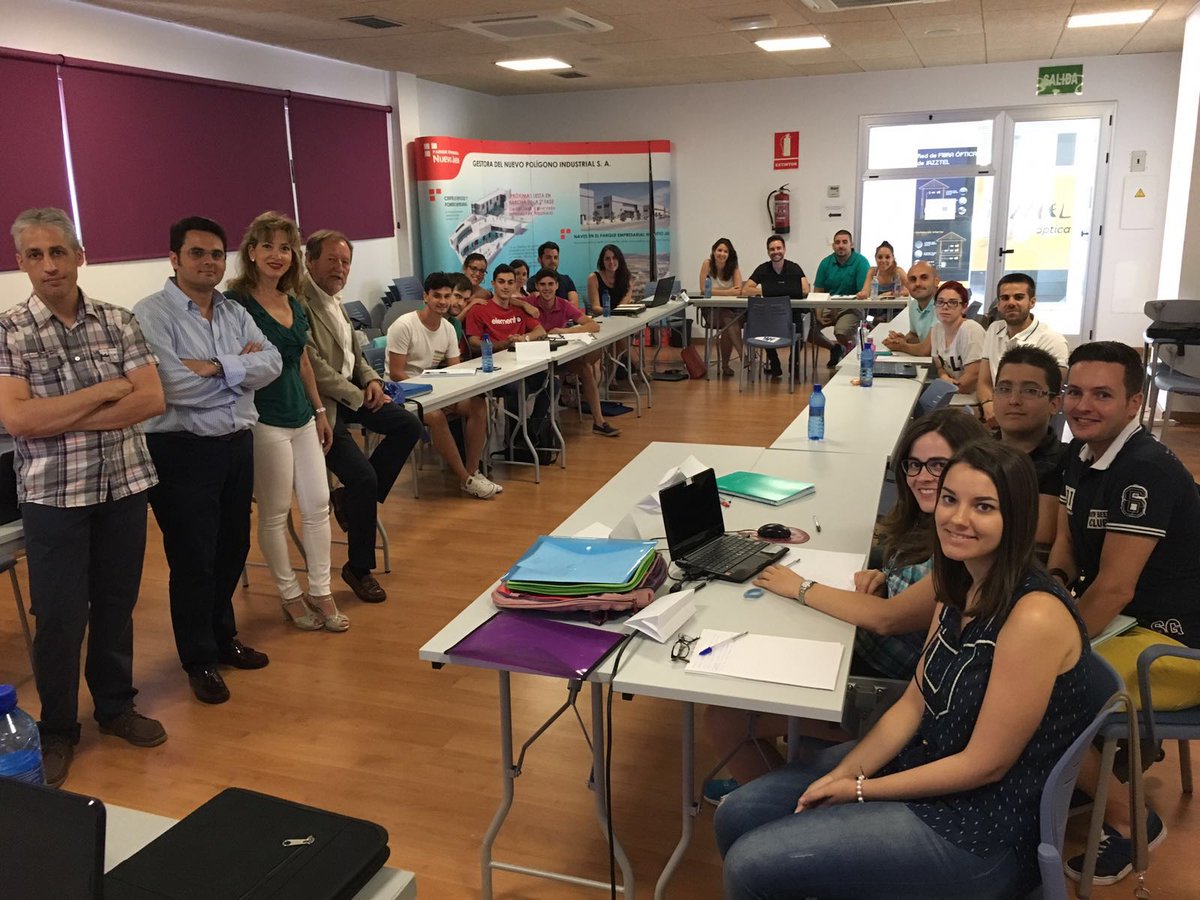 AytoJaen's tweet photo. El Ayuntamiento destaca el desarrollo del curso de Marketing digital gracias al convenio firmado con la EOI https://t.co/BubWrgwJh1