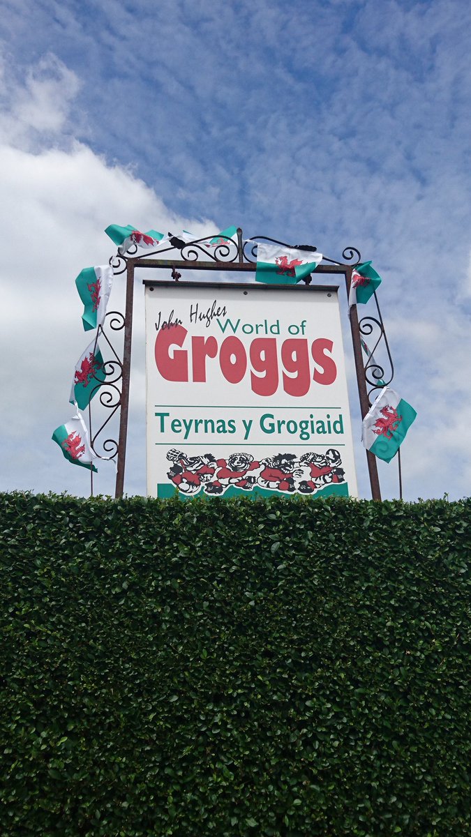 WorldOfGroggs's tweet photo. Richard is so excited he's been out cleaning our sign &amp; putting up some bunting! #WAL https://t.co/6imsHyDfmr