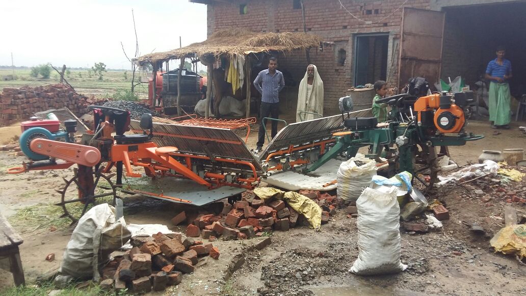 AgrevolutionGr's tweet photo. Machine Paddy Transplantation (MPT) started in Basahi, Buxar. https://t.co/YumXojbNZr