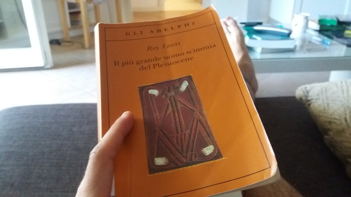 SarasiniClaudio's tweet photo. #relax #pausapranzo #reading ma tra poco si torna a lsvoro..sob https://t.co/KPd4gtqIBJ