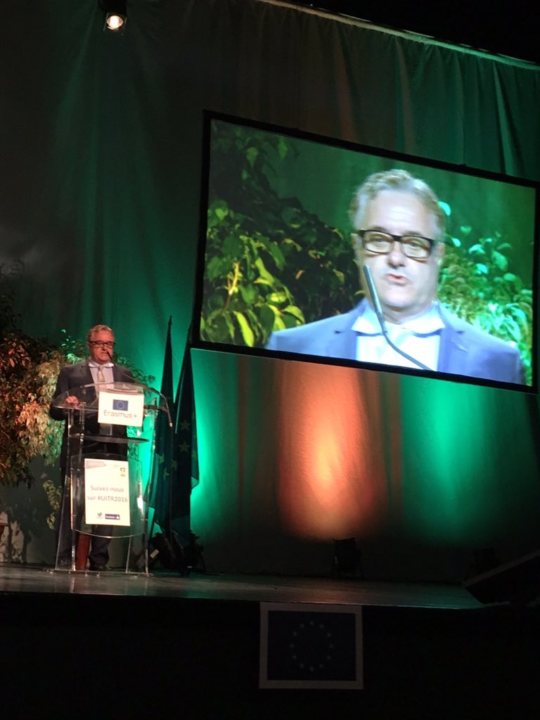 ChevalSerge1's tweet photo. #UITR2016 - Passion du cheval + passion de la formation + passion du territoire = innovation. https://t.co/fYBYbxUwte