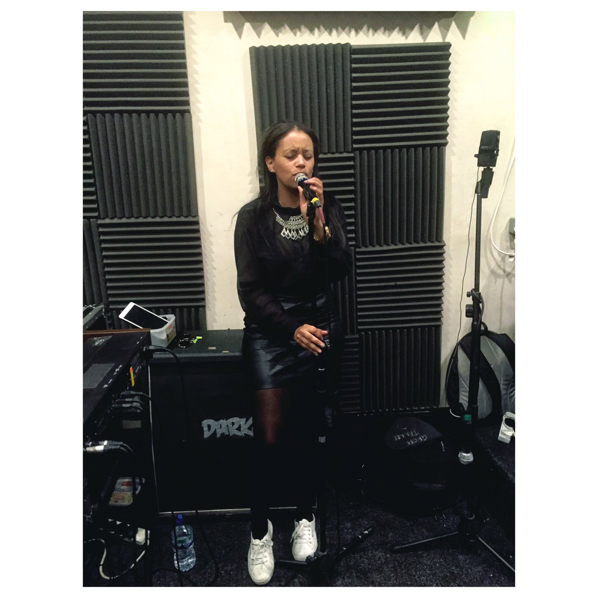 TheAbigailScott's tweet photo. Making it happen.... #GoodVibesOnly #Singer #Music #Rehearsing #Letsgo https://t.co/1K03FA2jJg