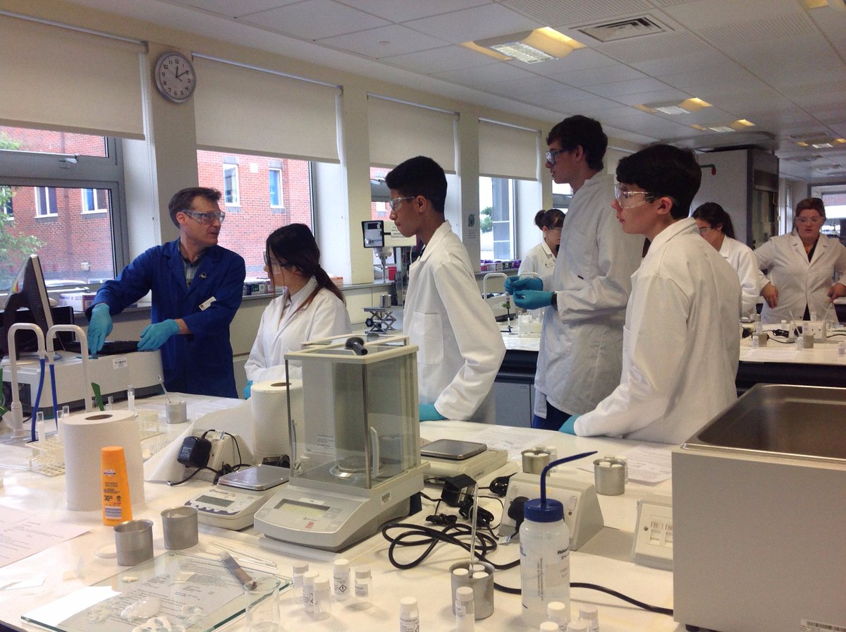 KeeleHealthOWP's tweet photo. @KeeleMPharm  Summer School @SG_Balfour Painsley Coll @BirchesHead @Thomas_Telford @StThomasMoreCA @StaffordGrammar https://t.co/hfJNmb4Tpb
