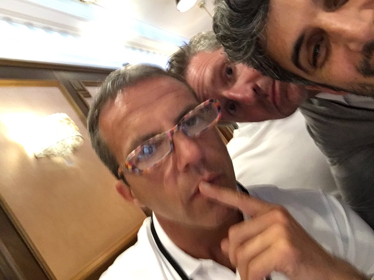 Con mi primo <a href="/cristobalsoria/">Cristóbal Soria</a> en el #bernabéu... Qué haces aquí quillo?????<a href="/realmadrid/">Real Madrid C.F.</a>