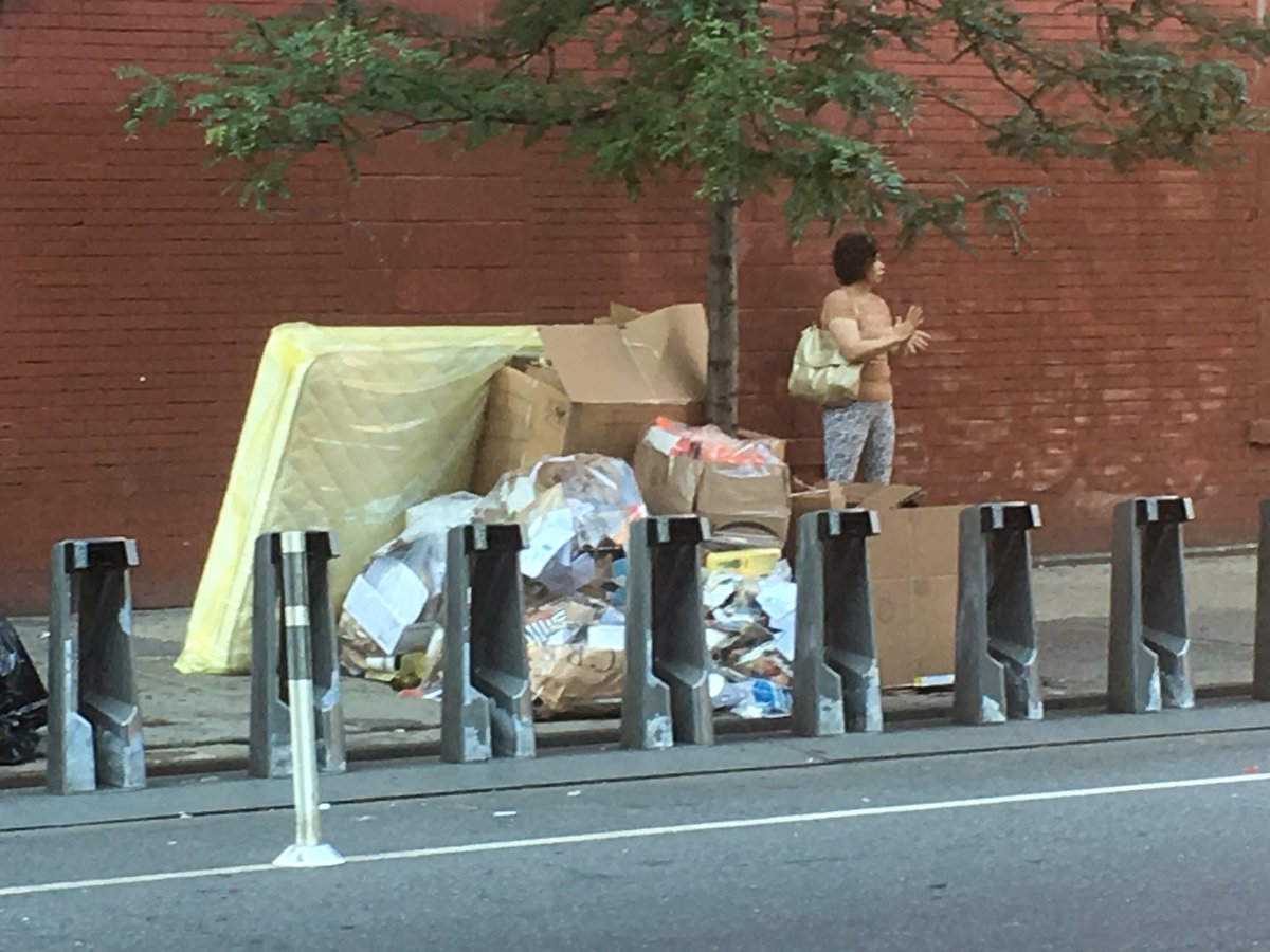 GaylorAngela's tweet photo. Supposed to be 90 degrees in #NYC today. Cue the hot garbage smell! https://t.co/cUWucsE4sU